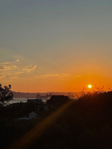 a sunset view from a balcony ☀️ Sunset In California, Sunset View, Sunset Views, Balcony, California