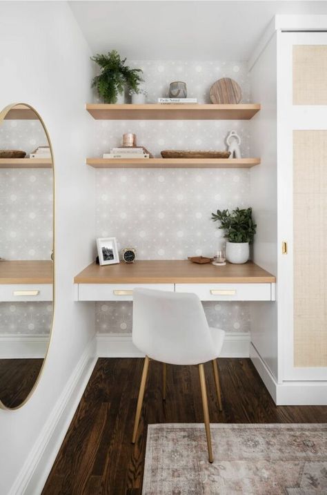 7 Built-In Desk Ideas for Your Home Office - Riverside Millwork Group Closet Desk, Desk Nook, Leclair Decor, Girl Desk, Custom Millwork, Floating Desk, Stylish Desk, Desk Areas, Sliding Closet Doors