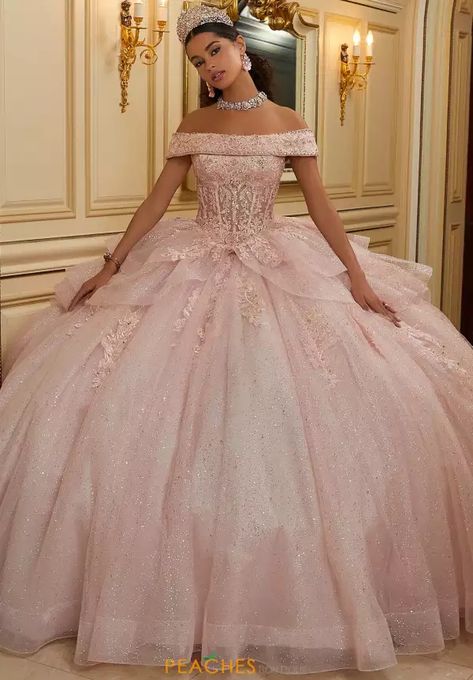 Peach Pink Quinceanera Dresses, Pink Dama Outfits, Quince Princess Theme, Pink Debut Gown, Pink Quinceanera Ideas, Light Pink Quince Dresses, Pink 15 Dresses Quinceanera, Vestidos Color Salmon, Blush Pink Quinceanera Dresses