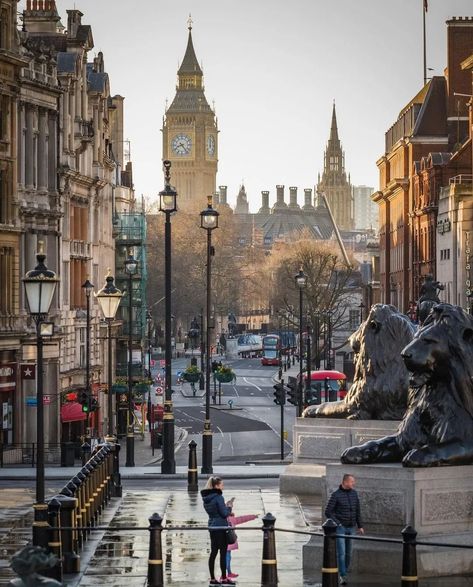 Road Trip Uk, Trafalgar Square London, England Aesthetic, London Square, London Dreams, London Aesthetic, London Summer, London History, Trafalgar Square