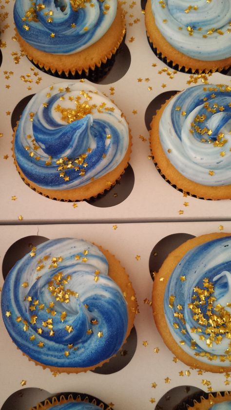 Cub Scouts Blue&Gold banquet cupcakes. Vanilla cupcake with white & blue glitter tye-die icing (vanilla flavor). Dairy free Space Cupcakes, Deco Cupcake, Cupcakes Vanilla, Ideas Cupcakes, Star Cupcakes, Gold Cupcakes, Cupcakes For Boys, Blue Cupcakes, Twinkle Twinkle Baby Shower