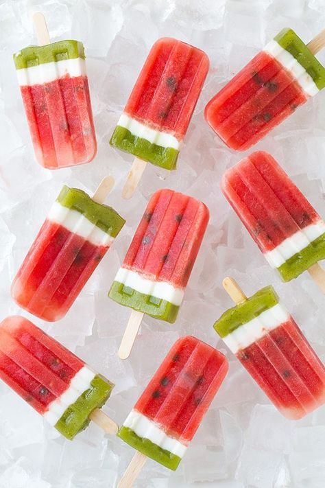 Watermelon Popsicles - Cooking Classy Hemgjord Glass, Ice Pop Recipes, Watermelon Popsicles, Resep Diet, Homemade Popsicles, Ice Lolly, Läcker Mat, Popsicle Recipes, Summer Snacks