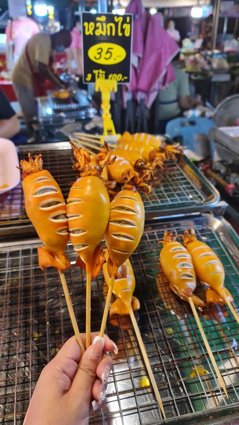 Thailand Food Street, Villages Aesthetic, Thailand Street Food, Bangkok Street Food, Street Food Thailand, Healthy Food Activities, Thailand Street, Food Thailand, Japan Street Food