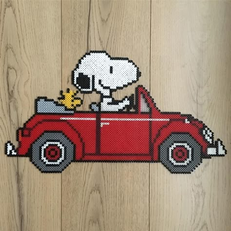 Snoopy Perler Bead Pattern, Snoopy Perler Beads, Beaded Snoopy, Bead Templates, Hama Art, Christmas Perler Beads, Red Cars, Hamma Beads Ideas, Perler Ideas