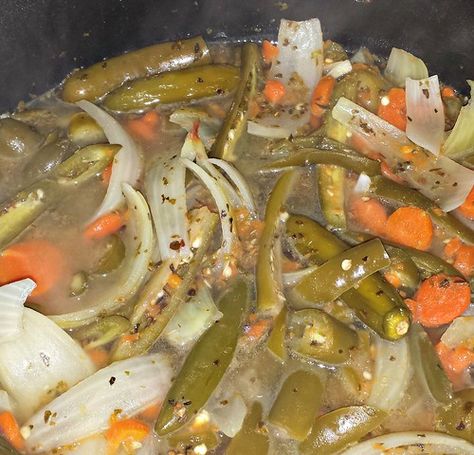 Pickled Serrano Peppers Recipe, Pickled Serrano Peppers, Serrano Pepper Recipes, Serrano Peppers, Jalapeno Recipes, Mexican Casserole, Serrano Pepper, Carrot Recipes, Peppers Recipes