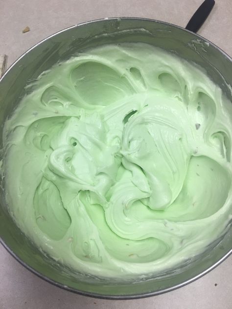 Pistachio Pudding Frosting, Pistachio Cream Cheese Frosting, Pistachio Frosting, Pistachio Frosting Recipe, Pistachio Pudding Cake, Pistachio Cake Recipe, Pistachio Dessert, Pistachio Recipes, Cake Filling Recipes