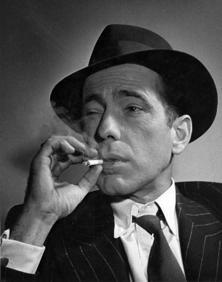 Luke Ayres - 6007: Film Noir - Similar Products - Conventions of ... Bogie And Bacall, Bogart And Bacall, Humphrey Bogart, Hollywood Legends, Golden Age Of Hollywood, Hollywood Actor, Classic Films, Classic Movies, Old Movies