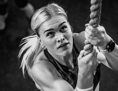 Rope Climbing Workout, Katrin Davidsdottir, Calisthenics Body, Saturday Workout, Climbing Workout, Rope Climb, Indoor Rowing, Vision Board Images, Olympic Weights