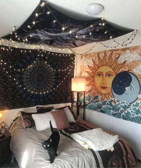 Hipster Decor, Hippy Room, Dekorasi Kamar Tidur, Hipster Style, Dorm Room Essentials, Indie Room, Redecorate Bedroom, Dreamy Room, Teen Bedroom Decor