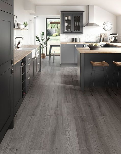 Grey Hardwood Floors Interior Design, Kitchen With Grey Hardwood Floor, Modern Kitchen Design With Grey Flooring, Home Laminate Flooring, Grey Parket Floor, Grey Wood Floors Decor, Kitchen Grey Wood Floor, Kitchen Parket Floor, Small Kitchen Floor Ideas