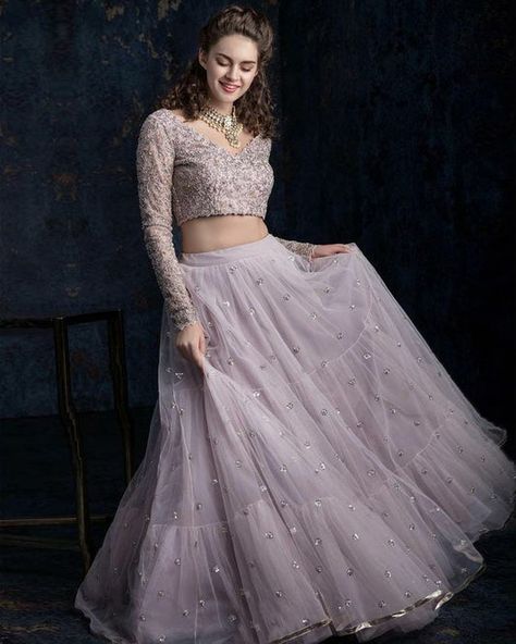 Light Purple Lehenga, Lilac Lehenga, Ruffle Lehenga, Fairy Prom Dress, Purple Lehenga, Long Skirt And Top, Celebrity Gowns, Lehenga Choli Online, Indian Wedding Wear