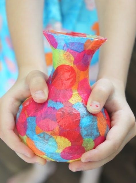 Easy Mod Podge Confetti Vase : just mod podge and tissue paper! Water proof and super easy to make. We've been using this little vase for years and it still looks great! Mother's Day Projects, Fun Projects For Kids, Quick And Easy Crafts, Cadeau Parents, Paper Vase, Diy Bricolage, Classroom Crafts, Diy Vase, Crafts For Kids To Make