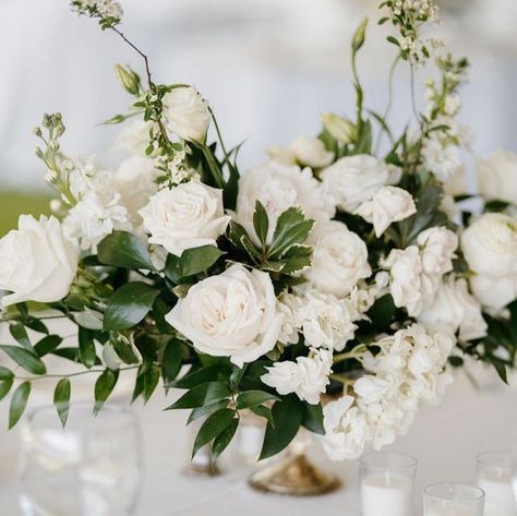 Elegant White Centerpiece Recipe White Wedding Table Decor, Tropical Centerpieces, White Floral Centerpieces, Elegant Wedding Centerpiece, Tall Wedding Centerpieces, White Centerpiece, Low Centerpieces, Wedding Reception Flowers, Fully Booked