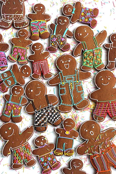 Fancy Pants Gingerbread Cookies | ohhappyday Gingerbread Cookies Decorated Ideas, Gingerbread Man Decorations, Grinch Cookies, Gingerbread Cookies Decorated, Dessert Cookies, Gingerbread Party, Cookies Gingerbread, Ginger Boy, Ginger Bread Cookies Recipe