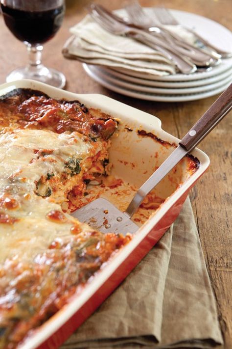 Cheesy Chicken and Vegetable Lasagna Lasagna Zucchini, Veggie Lasagna Recipe, Vegetable Lasagne, Paula Deen Recipes, Veggie Lasagna, Vegetable Lasagna, Chicken Lasagna, Perfect Pasta, Winner Winner