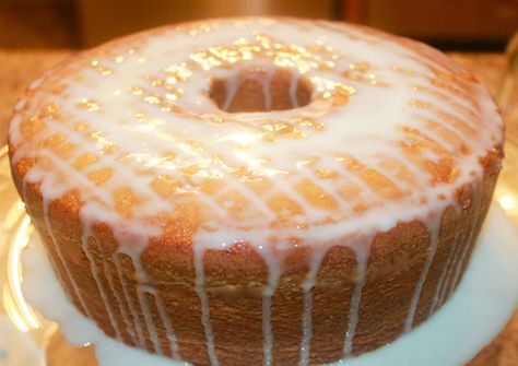 Sprite Pound Cake Recipe, Seven Up Cake, 7 Up Pound Cake, 7up Cake Recipe, 7 Up Cake, 7up Pound Cake, Easy Pound Cake, Pound Cake Recipes Easy, Angel Food Cake Pan