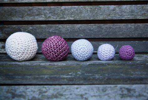 Sphere Crochet Pattern, Crochet Sphere Pattern Free, Crochet Perfect Sphere, Crochet A Ball, Crochet Balls, Chat Crochet, Double Crochet Decrease, Round Crochet, Crochet Ball