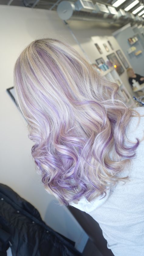 Lavender highlights with blonde hair Lavender Blonde, Purple Highlights Blonde Hair, Purple Blonde Hair, Lavender Highlights, Purple Hair Highlights, Light Purple Hair, Lilac Hair, Dirty Blonde Hair, Lavender Hair