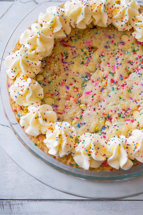 Funfetti Cake Cookies, Sugar Cookie Cake Recipe, Sugar Cookie Cake, Birthday Cake Alternatives, Sugar Cookie Cakes, Cookie Pizza, Sugar Cookie Bars, Cookie Cake Recipe, Soft Bakes