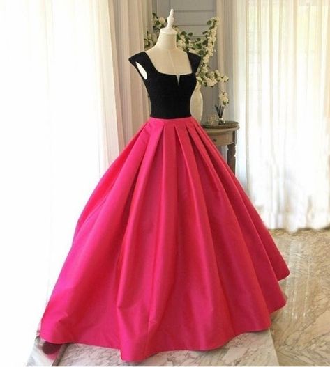 Black and pink ball gown Black And Red Prom Dress, Black And Red Prom, Gown Queen, Belle Gown, Queen Cosplay, Cap Sleeve Prom Dress, Elegant Prom Dress, Black Lace Prom Dress, Black And Pink Dress