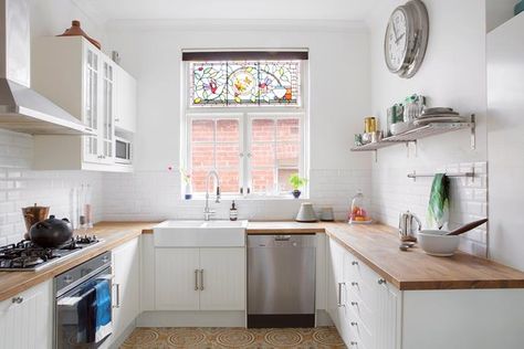 Timber has natural anti-bacterial properties making it an excellent choice for kitchen benchtops. Photo: Angelita Bonetti / bauersyndication.com.au 3m Kitchen, Scandinavian House, Kitchen Floor Plan, Kitchen Layouts, Small Kitchen Layouts, Kitchen Surfaces, Sleek Kitchen, U Shaped Kitchen, Popular Kitchens