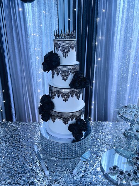 Black swan quinceañera cake white and black wedding cake Black Xv Theme, Quinceanera Cakes Black, Black And Silver Quinceanera Decorations, Quinceanera Themes Black, Black Quiencera Theme, Black And White Sweet 16 Cake, Gothic Quinceanera Decorations, Cake Designs Quinceanera, Quinceanera Dresses Black And White