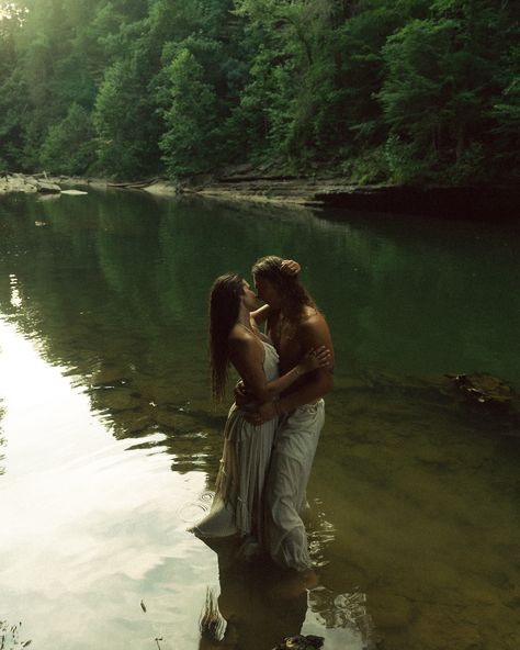 These are possibly my favorite photos I’ve taken. Tennessee’s lush greenery, the soft light dancing on the water, Brittney and Ethan’s tangible love for each other - honestly the shoot of a lifetime. Hope you think these are as magical as I do 🫶🏽 . . keywords - beautiful waterfall, Tennessee, couples shoot, swim shoot, blue lagoon, the notebook, twilight, sunset, golden hour, Tarzan and Jane, jungle, forest, lush greenery, river, hiking, adventure, movie scenes, Pinterest, couples inspo, whit... Adventurous Couple Pictures, Couple Shoot In Water, Jungle Engagement Photos, Couple Water Photoshoot River, Couple Water Shoot, Pond Couples Photoshoot, Couple River Photoshoot, Pool Couple Aesthetic, River Couple Photoshoot