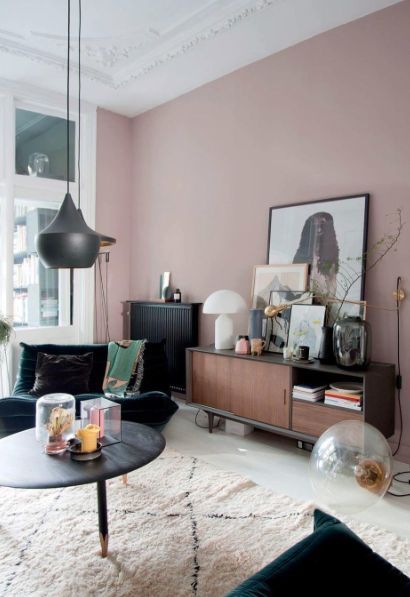 Reka Bentuk Ruang Tamu, Room Wall Colors, Pink Living Room, Vintage Living Room, Pink Home Decor, Pink Walls, Living Room Paint, Room Paint, Dream Decor