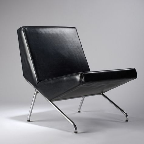 Pierre Guariche; Chromed-Steel Base Chair for Sièges Témoin, 1958. Glass Bookcase, Loungers Chair, Chaise Design, Take A Seat, Chairs Armchairs, Interior Furniture, Mid Century Design, Modern Chairs, 인테리어 디자인