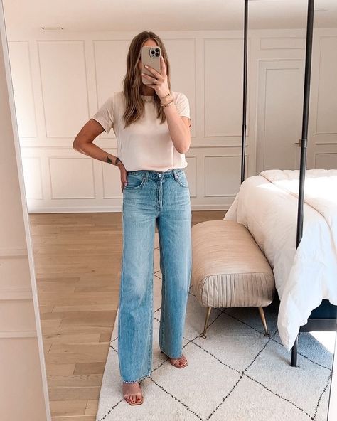 Wide Leg Jeans Outfit Fall, Jackson Instagram, Business Casual Jeans, Wide Leg Jeans Outfit, Jeans Outfit Fall, Fashion Jackson, Fall Jeans, Fall Denim, Citizens Of Humanity Jeans