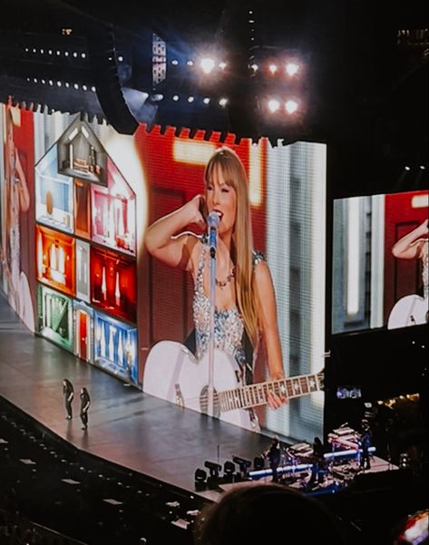 ladies and gentlemen will you please stand🩷 Ears Tour, Swift Concert, Taylor Swift Concert, Ladies And Gentlemen, Taylor Alison Swift, Lady And Gentlemen, Music Industry, Eras Tour, Favorite Celebrities