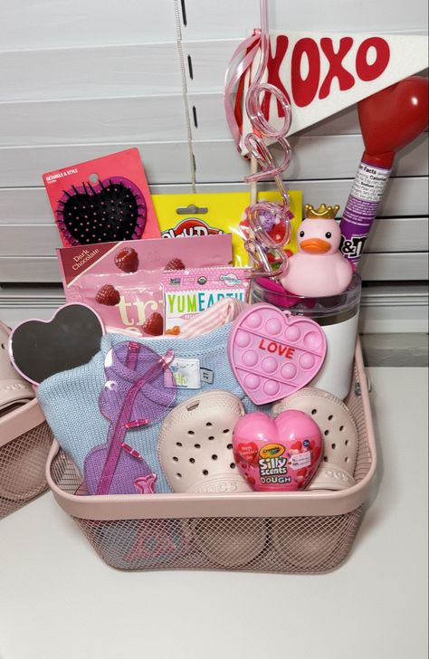 valentines basket 2024 Valentine Basket For Kids, Toddler Girl Valentines Gift Basket, Toddler Valentines Day Gifts Basket, Valentine Basket Ideas For Kids, Toddler Gift Basket, Toddler Girl Valentines, Kids Valentine Baskets, Valentine Basket, Valentines Basket