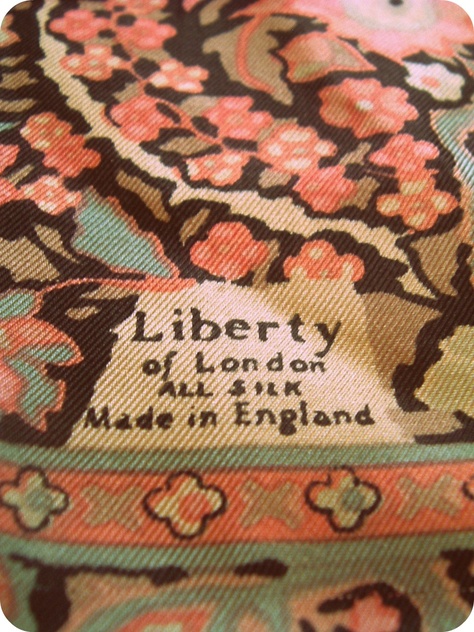 Liberty Kelmscott Press, Idea Lab, Liberty Art Fabrics, London Vintage, Liberty Of London Fabric, Liberty London, Antique Fabrics, Liberty Print, Liberty Of London