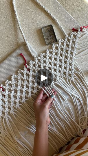 Macrame Tote Bag Tutorial, Macrame Bags Tutorial, Macrame Bag Tutorial How To Make, Makrame Bags Tutorial, Macrame Patterns Tutorials Videos, Macrame Bag Diy Tutorials, Macrame Stitches, Handmade Bags Patterns, Macrame Bag Diy