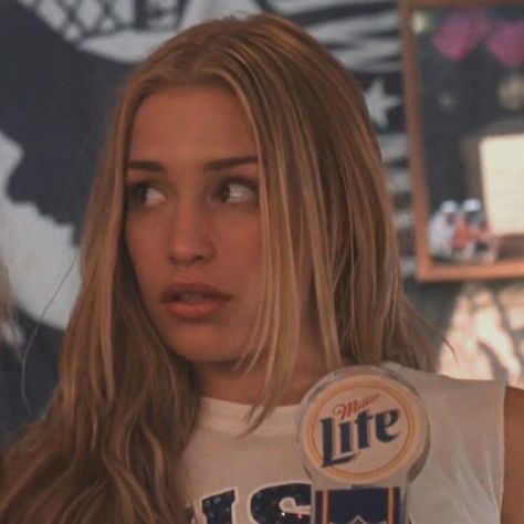 Piper Perabo Hair, Pretty Blonde Actress, Piper Perabo 90s, 90s Long Layers, Coyote Ugly Aesthetic, Violet Sanford, Coyote Ugly Outfit, Ugly Hair, Piper Perabo