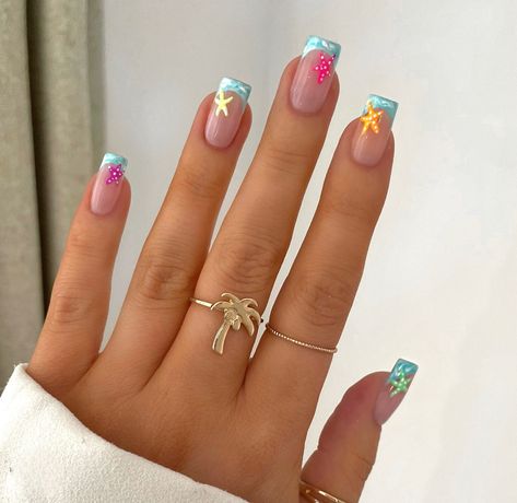 Nails Hibiscus, Summer Nails Square, Summer Beach Nails, Wave Nails, Beachy Nails, Band Nails, Summer Nails Beach, Tropical Nails, Cute Simple Nails