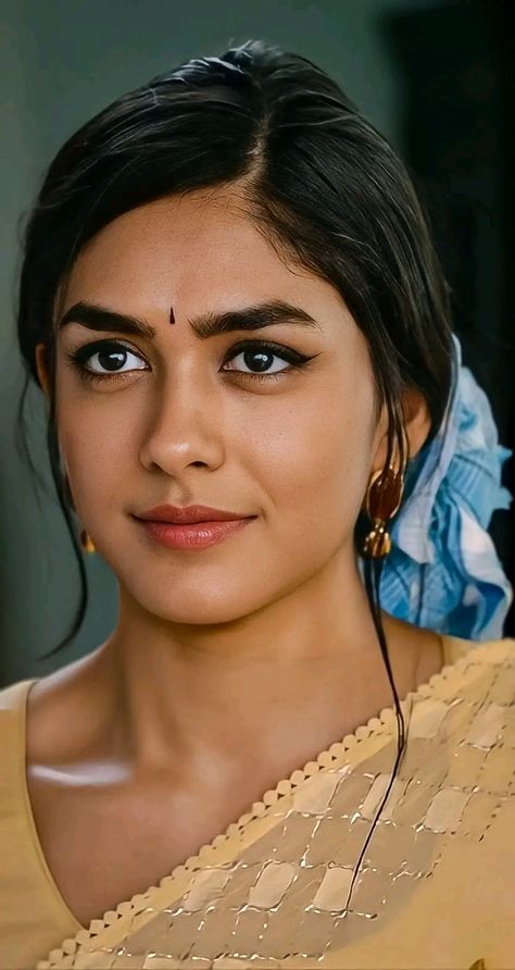 Reference Photos Indian, Mrunal Thakur Drawing Sketch, Mrunal Thakur Sketch, Mrunal Thakur Navel, Heroines Photos Hd, Bollywood Actor Women, Tamil Actress Images, Mrunal Thakur Family Star, Mrinal Thakur