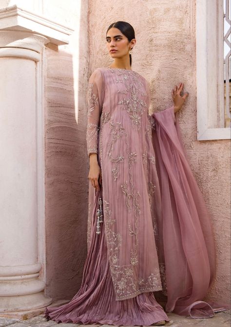 Engagement Bride Dress, Pakistani Maxi Dresses, Pakistani Dresses Party, Misha Lakhani, Shadi Dresses, Engagement Bride, Nikkah Dress, Simple Kurta Designs, Formal Wear Dresses