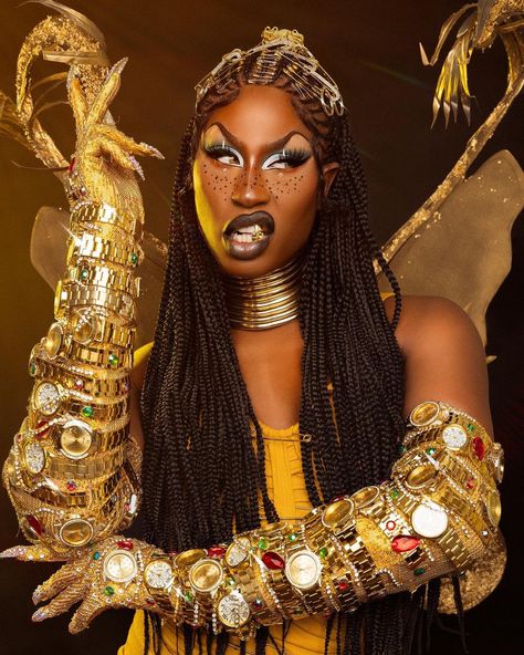 Shea Couleé (She/They) on Instagram: “The Gold Tooth Fairy is coming to repo your crowns! ✨🦷✨ This was one of my favorite looks to put together this season and I’m so glad the…” Drag Race All Stars 7, Shea Coulee, Gold Tooth, Best Drag Queens, Queen Outfits, Drag Queen Outfits, Rupaul Drag Queen, Aesthetic 2024, Queen Aesthetic