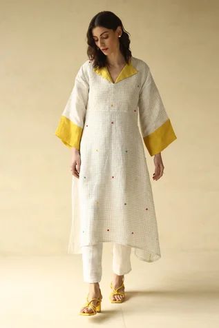 Daily Kurta Outfits, Stylish Kurtis Design, Kurta Patterns, Simple Kurta Designs, Kurti Patterns, Designer Kurti Patterns, Simple Kurti Designs, Dress Book, Kurti Designs Latest