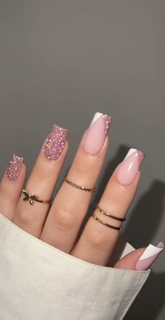 Nails French Tips Square, Square Rounded Nails, Summer Nails Wedding, Holiday Nails Simple, French Tips Square, Colorful Nails Summer, Aesthetic Short Nails, Nails Feminine, Feminine Nails