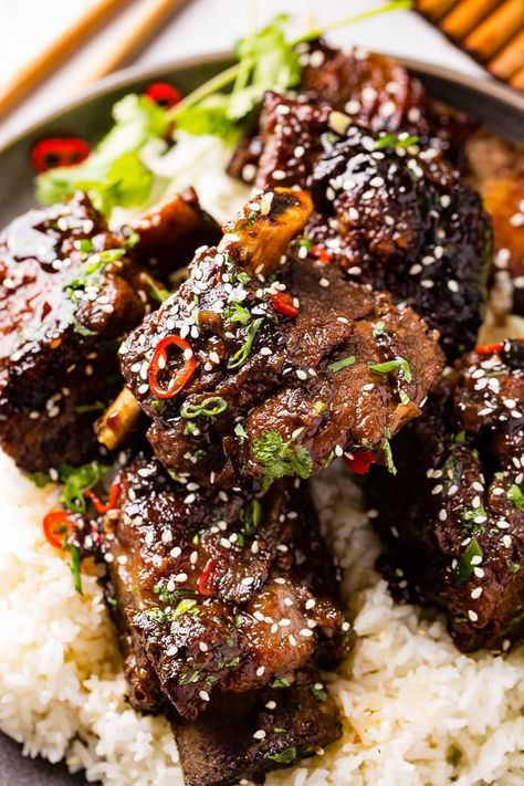 Korean Short Ribs Recipe, Oven Braised Short Ribs, Short Ribs Dutch Oven, Short Ribs In Oven, Short Rib Recipes Oven, Ribs Recipe Oven, Korean Short Ribs, Braised Short Ribs Recipe, Beef Short Rib Recipes