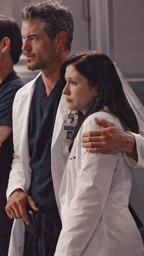 Mark Greys Anatomy, Grey’s Anatomy Aesthetic, Lexi Greys Anatomy, Mark Sloan Aesthetic, Lexie Grey Wallpaper, Greys Anatomy Lexie, Sloan Aesthetic, Greys Anatomy Wallpaper, Lexie And Mark