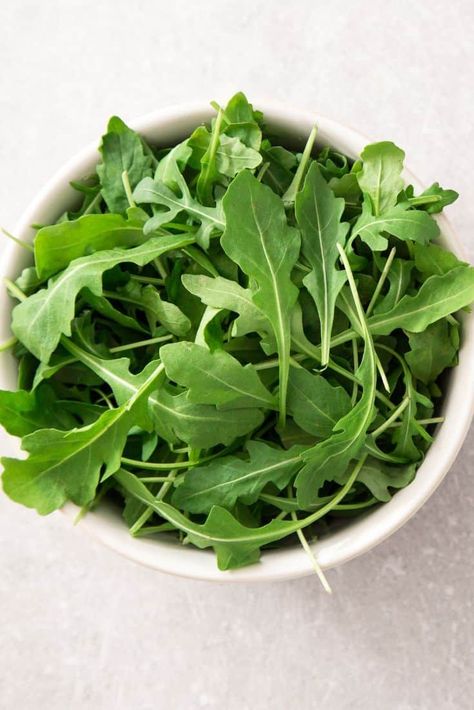 We can’t get enough of this easy arugula salad recipe.   #arugula #saladrecipes #salads Summer Salads With Chicken, Salads Recipes Summer, Summer Salad Recipes Dinner, Salad Recipes Dinner, Recipe Arugula, Easy Arugula Salad, Salads With Chicken, Summer Salads Recipes, Feta Salad Recipe