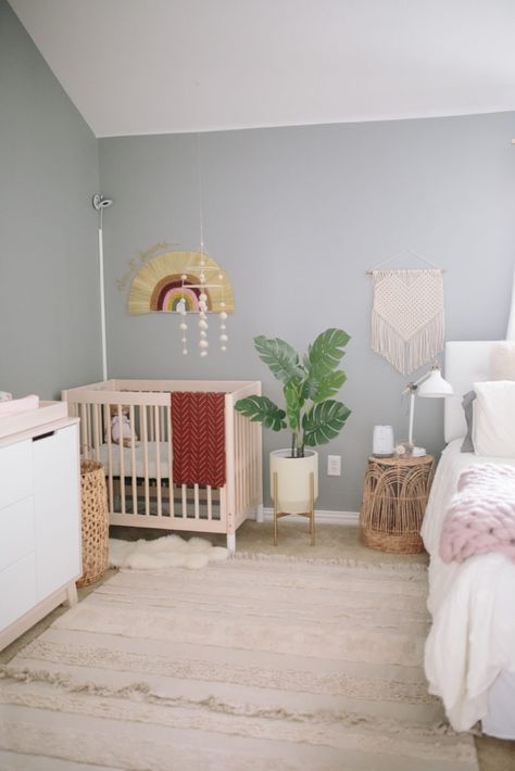 Shared Baby Rooms, Nursery Guest Room Combo, Baby Nook, Bright Bedding, Shared Nursery, Nursery Nook, Nursery Guest Room, Baby Corner, Small Nurseries