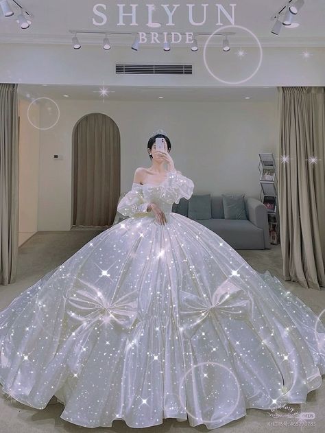 Reup ghi nguồn Princess Wedding Dresses Ball Gown Fairytale, Royal Blue Quince, Ball Gowns Fantasy, Mode Purple, Dresses Royal Blue, Blue Quince, Wedding Dresses Princess Ballgown, Extravagant Wedding, Pretty Quinceanera Dresses