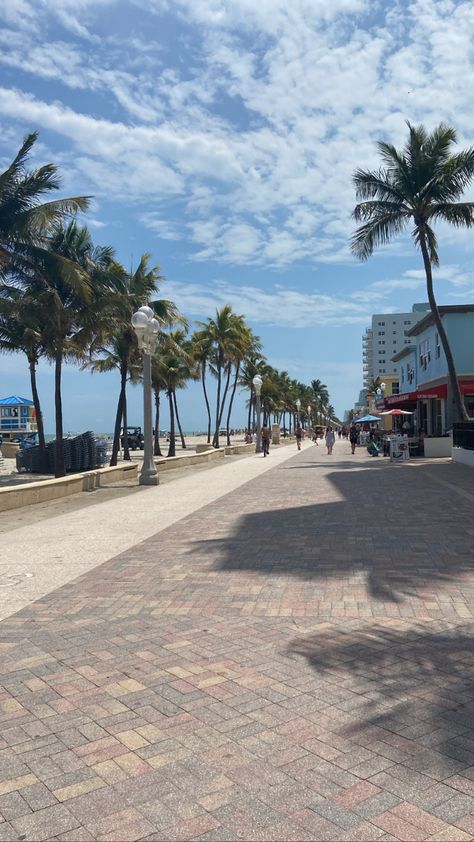 Miami Aesthetic Beach, La Beach Aesthetic, Miami Boardwalk, Miami Scenery, Miami Background, Hollywood Background, Miami Instagram Pictures, Miami Beach Aesthetic, Miami View