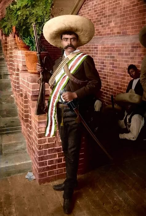 Mexican Heroes, Cowboy Draw, Aztec Tattoos Sleeve, Mexican Artwork, History Icon, Mexican Art Tattoos, Mexican Revolution, Mexican Army, Mexican Culture Art