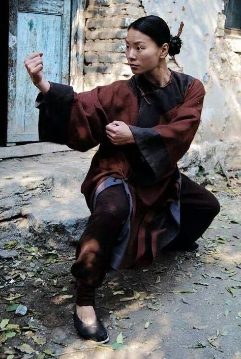 Kung Fu Martial Arts, Shaolin Kung Fu, Action Pose Reference, Pencak Silat, Martial Arts Women, Chinese Martial Arts, Martial Artists, Poses References, Human Poses