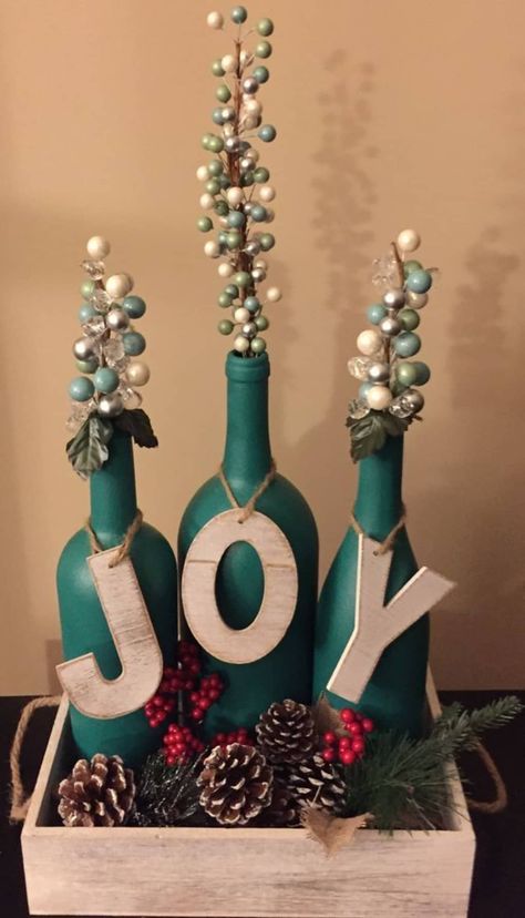 Christmas Wine Bottle Crafts, Bottle Crafts Christmas, Diy Wine Bottle Crafts, Wine Bottle Crafts Christmas, Diy Wine Bottle, Christmas Wine Bottle, Christmas Wine Bottles, Wine Bottle Art, Wine Bottle Diy Crafts